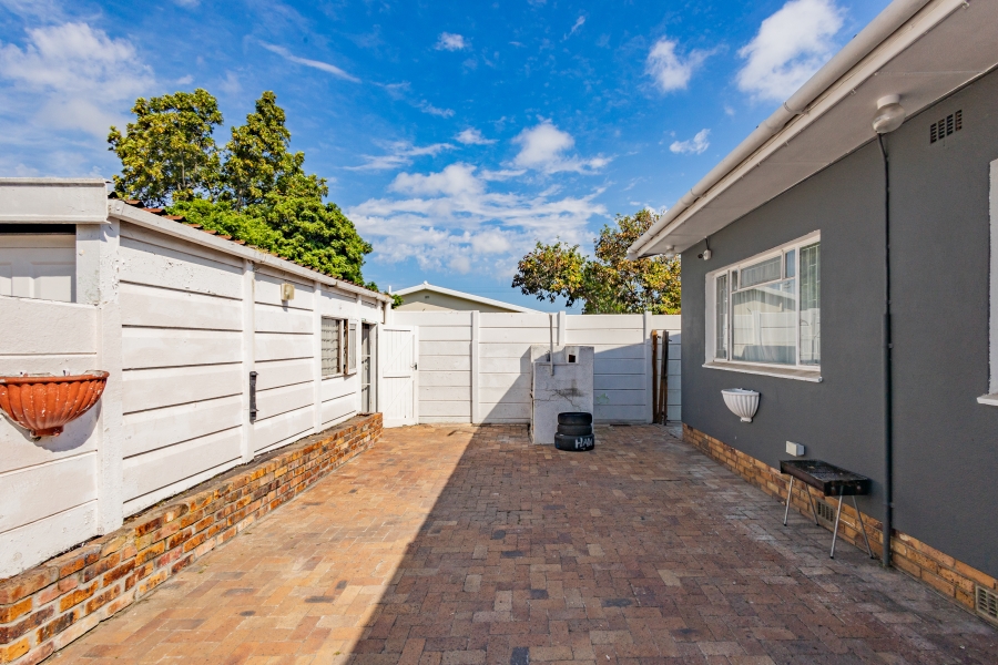 4 Bedroom Property for Sale in Fairfield Estate Western Cape